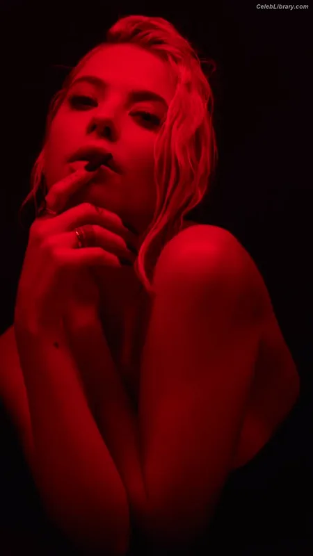 Ashley Benson photo 19 of 920