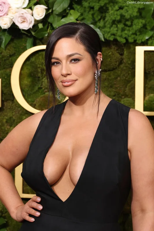 Ashley Graham photo 20 of 424