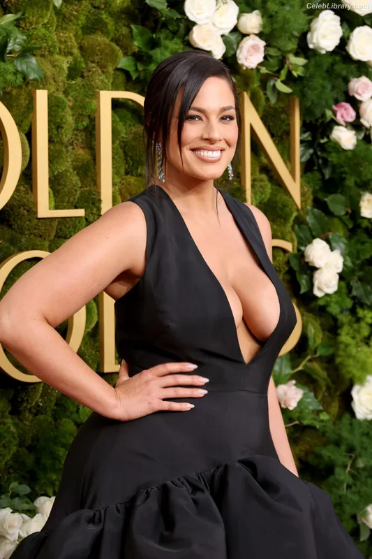 Ashley Graham photo 23 of 424