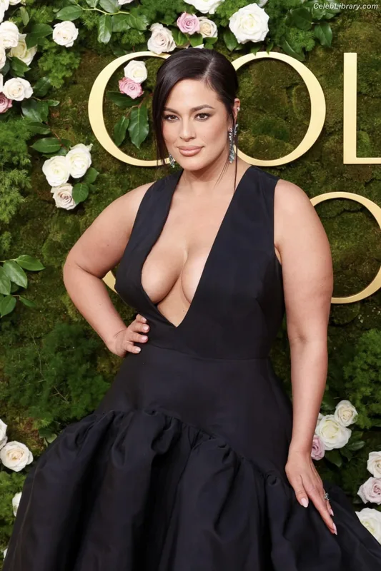 Ashley Graham photo 24 of 424