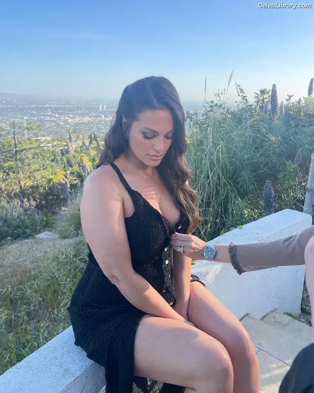 Ashley Graham photo 6 of 424