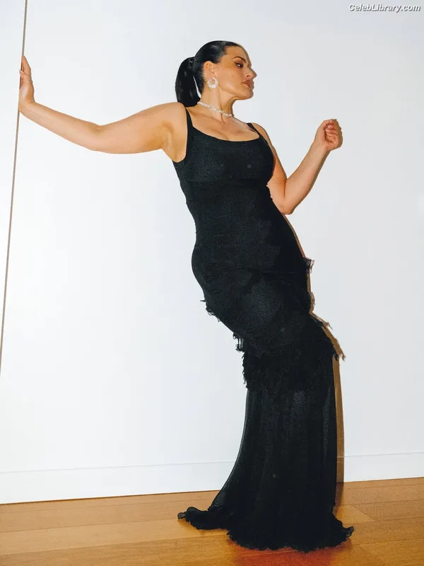 Ashley Graham photo 2 of 424
