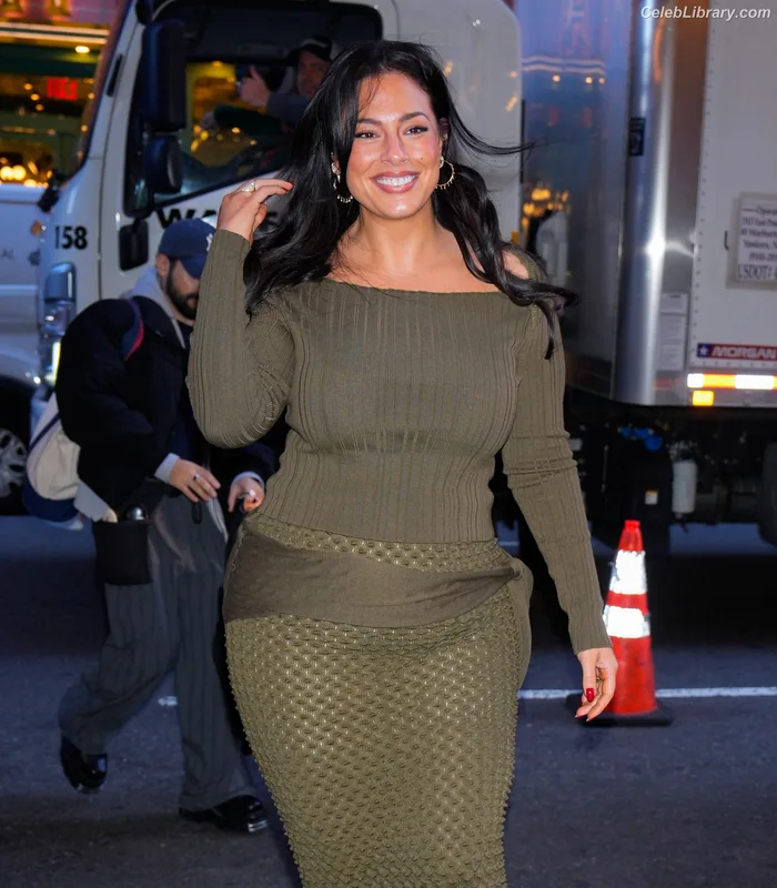 Ashley Graham photo 16 of 424