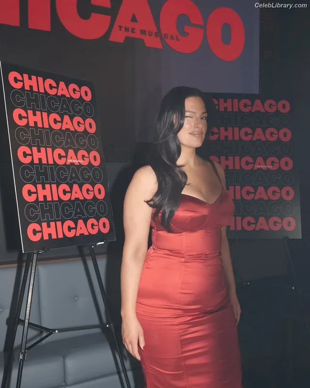 Ashley Graham photo 3 of 424