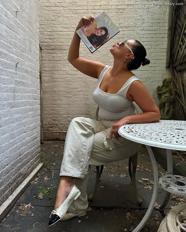 Ashley Graham photo 9 of 424
