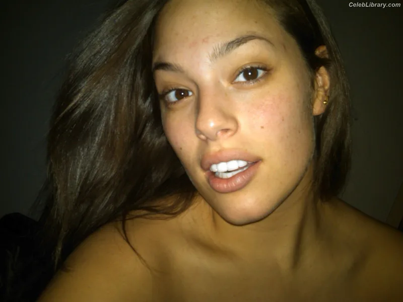 Ashley Graham photo 12 of 424