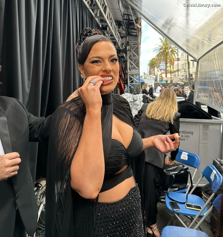 Ashley Graham photo 15 of 424