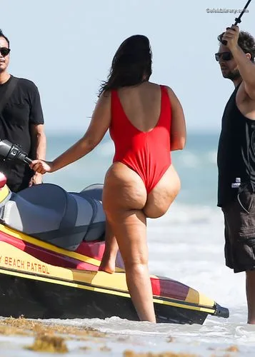 Ashley Graham photo 23 of 424