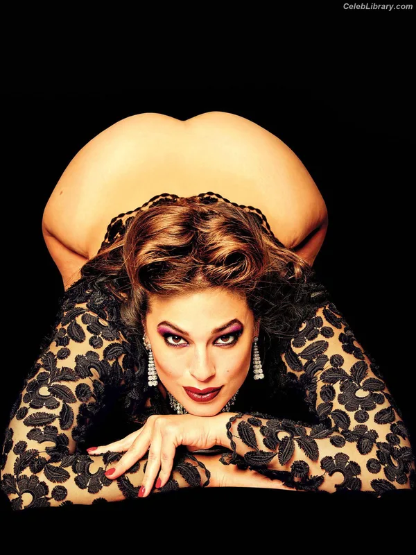 Ashley Graham photo 1 of 424