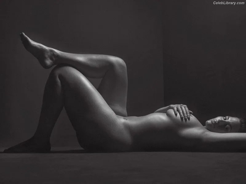 Ashley Graham photo 10 of 424