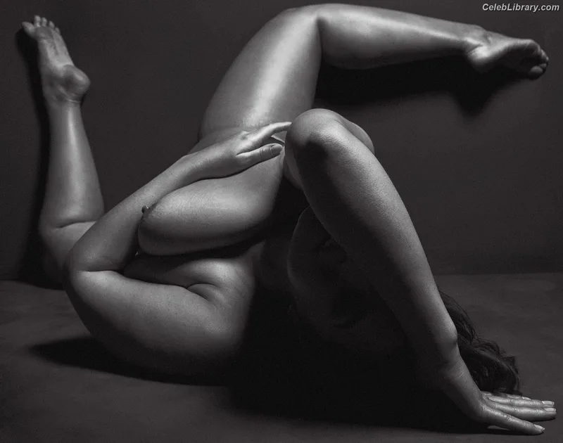 Ashley Graham photo 14 of 424