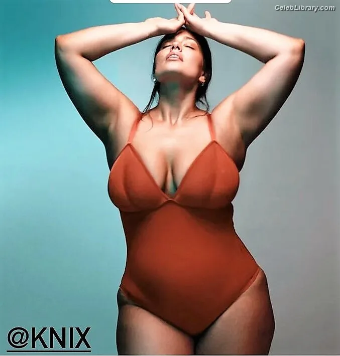 Ashley Graham photo 6 of 424