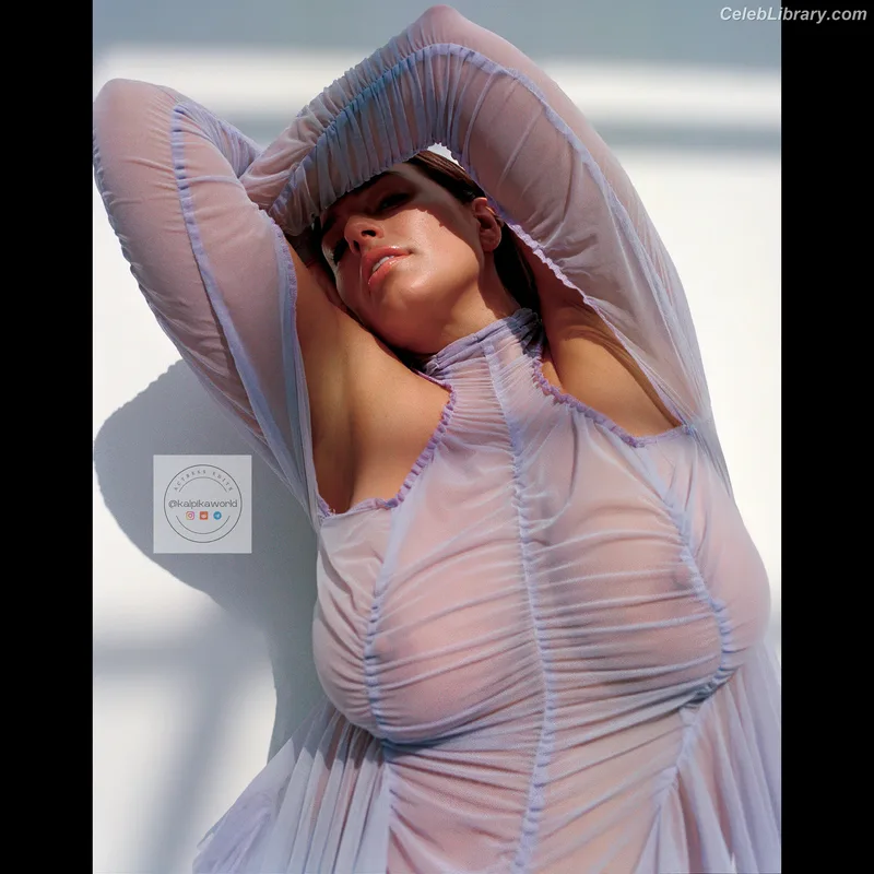 Ashley Graham photo 5 of 424