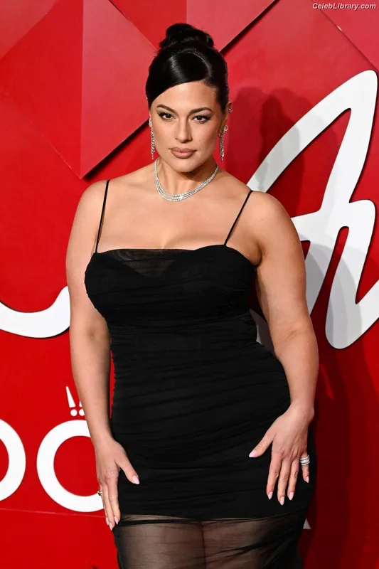 Ashley Graham photo 10 of 424
