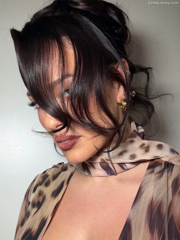 Ashley Graham photo 22 of 424