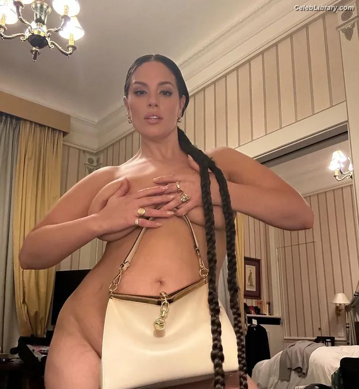 Ashley Graham photo 5 of 424