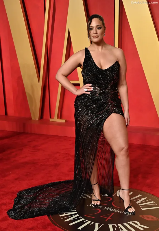 Ashley Graham photo 23 of 424
