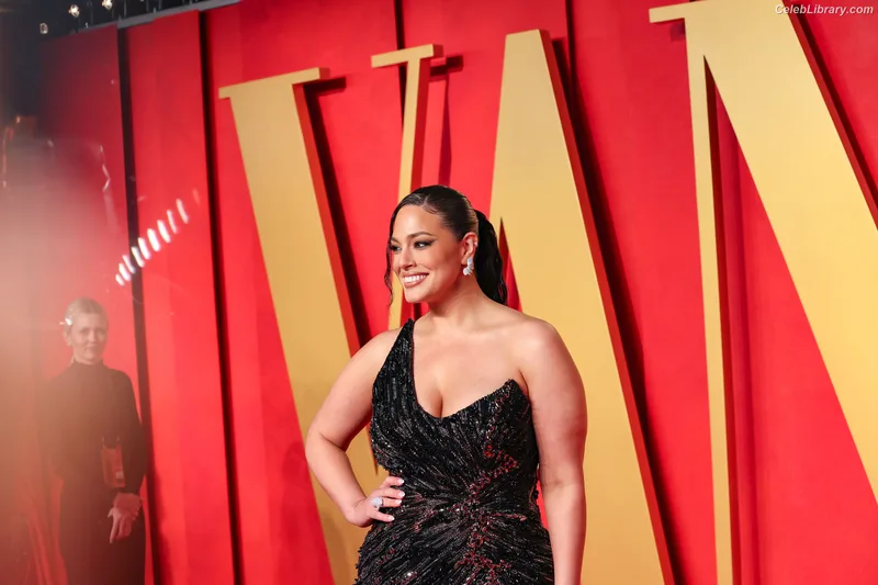 Ashley Graham photo 9 of 424