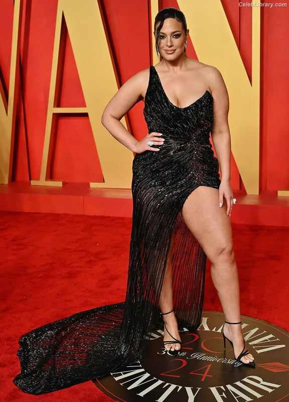 Ashley Graham photo 10 of 424