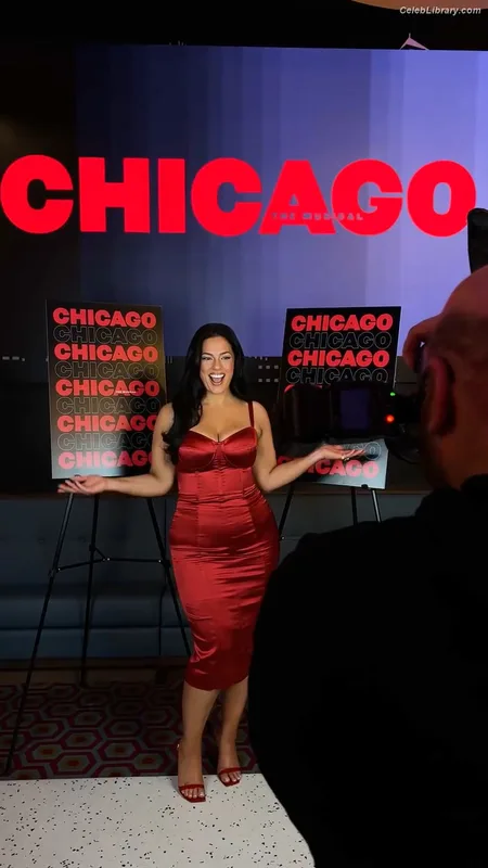 Ashley Graham photo 23 of 424