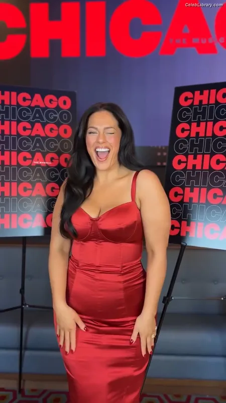 Ashley Graham photo 5 of 424