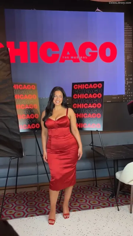 Ashley Graham photo 6 of 424