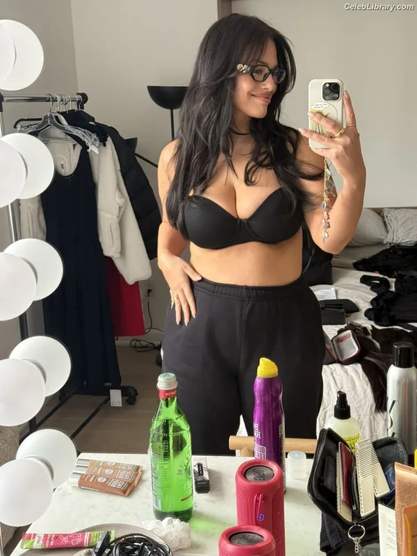 Ashley Graham photo 9 of 424
