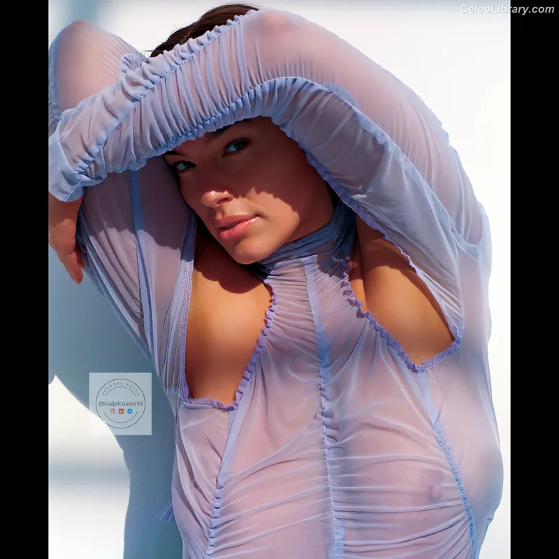 Ashley Graham photo 15 of 424