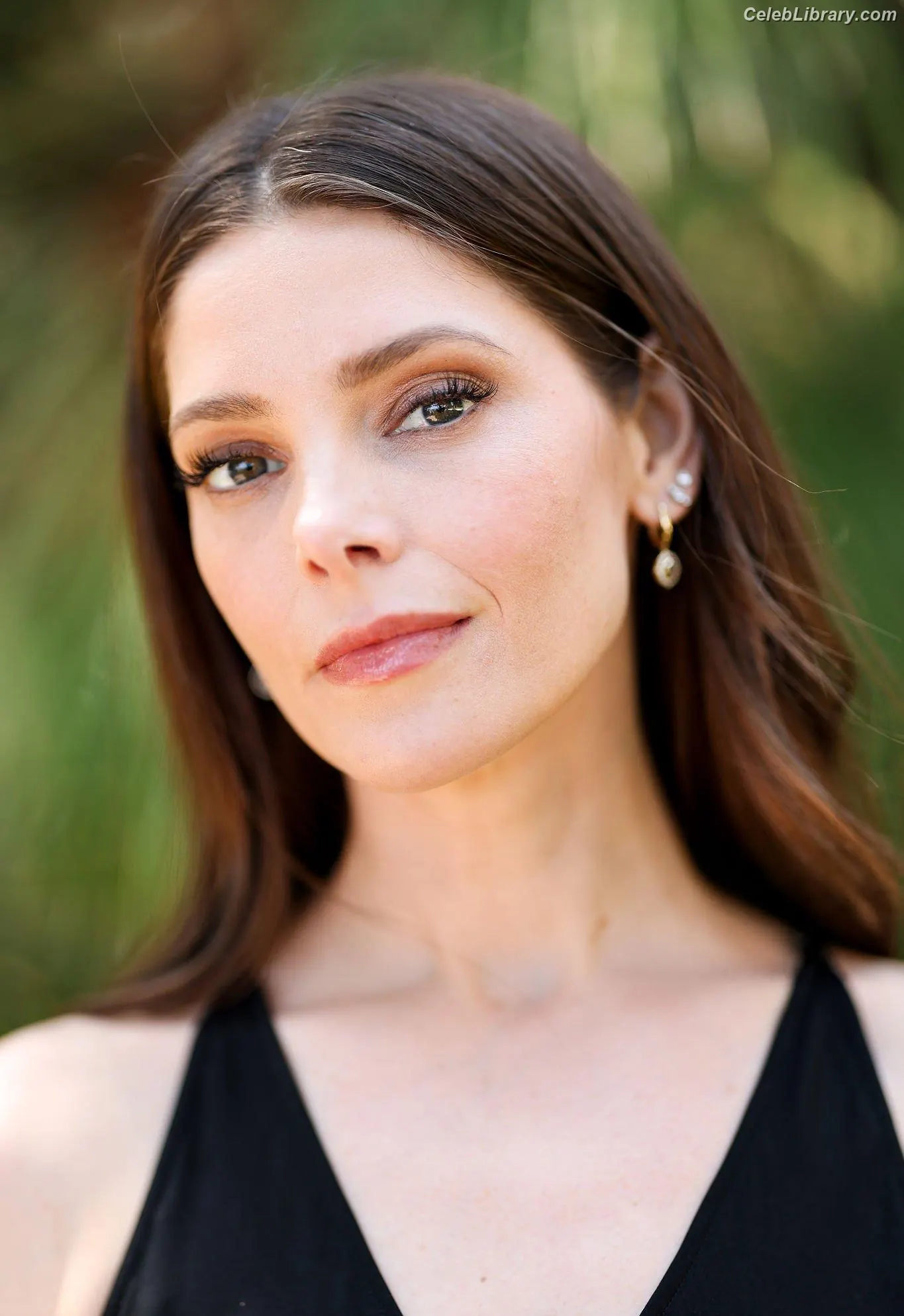 Ashley Greene photo 11 of 212