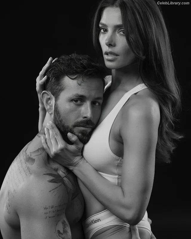 Ashley Greene photo 6 of 213