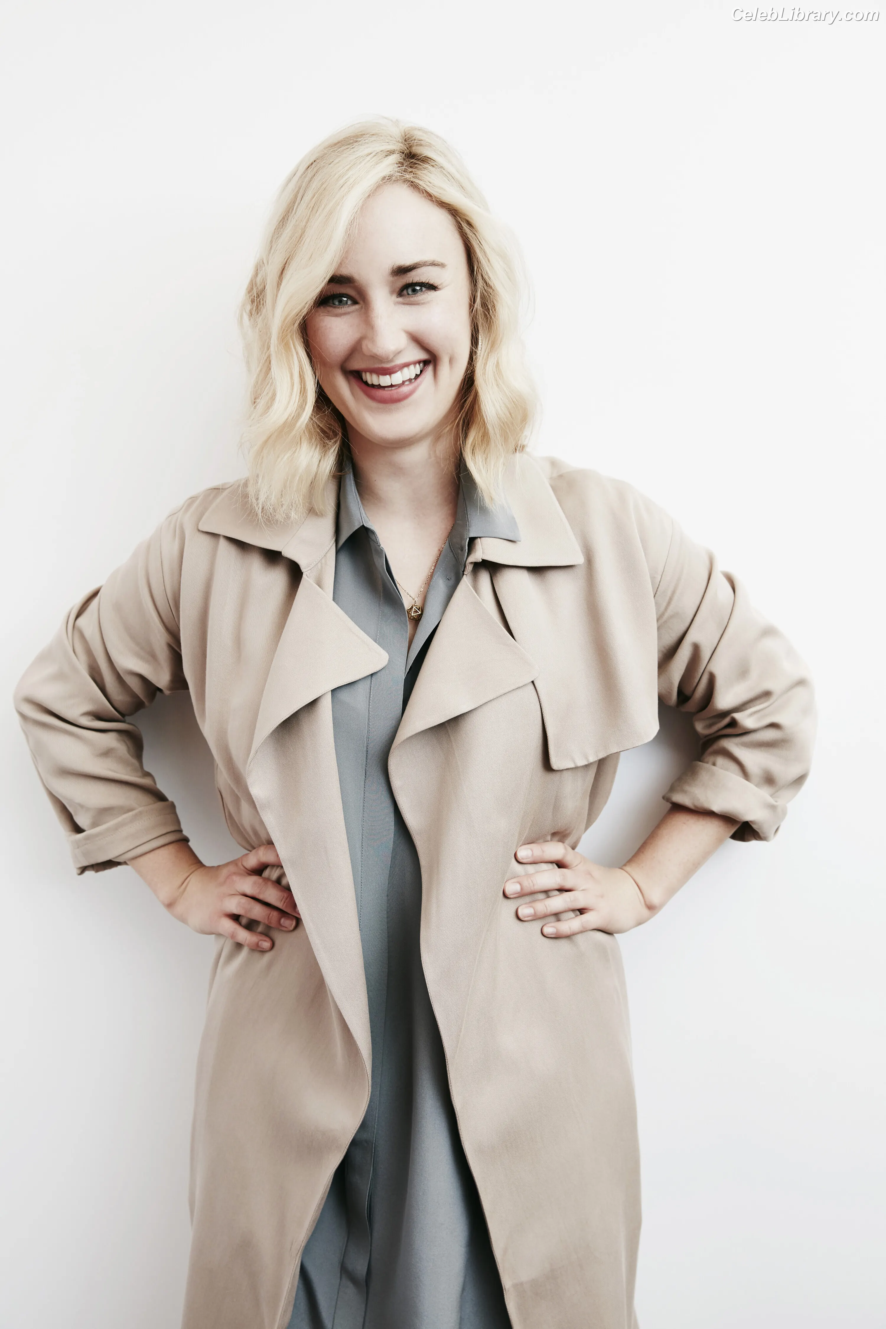 Ashley Johnson photo 5 of 191