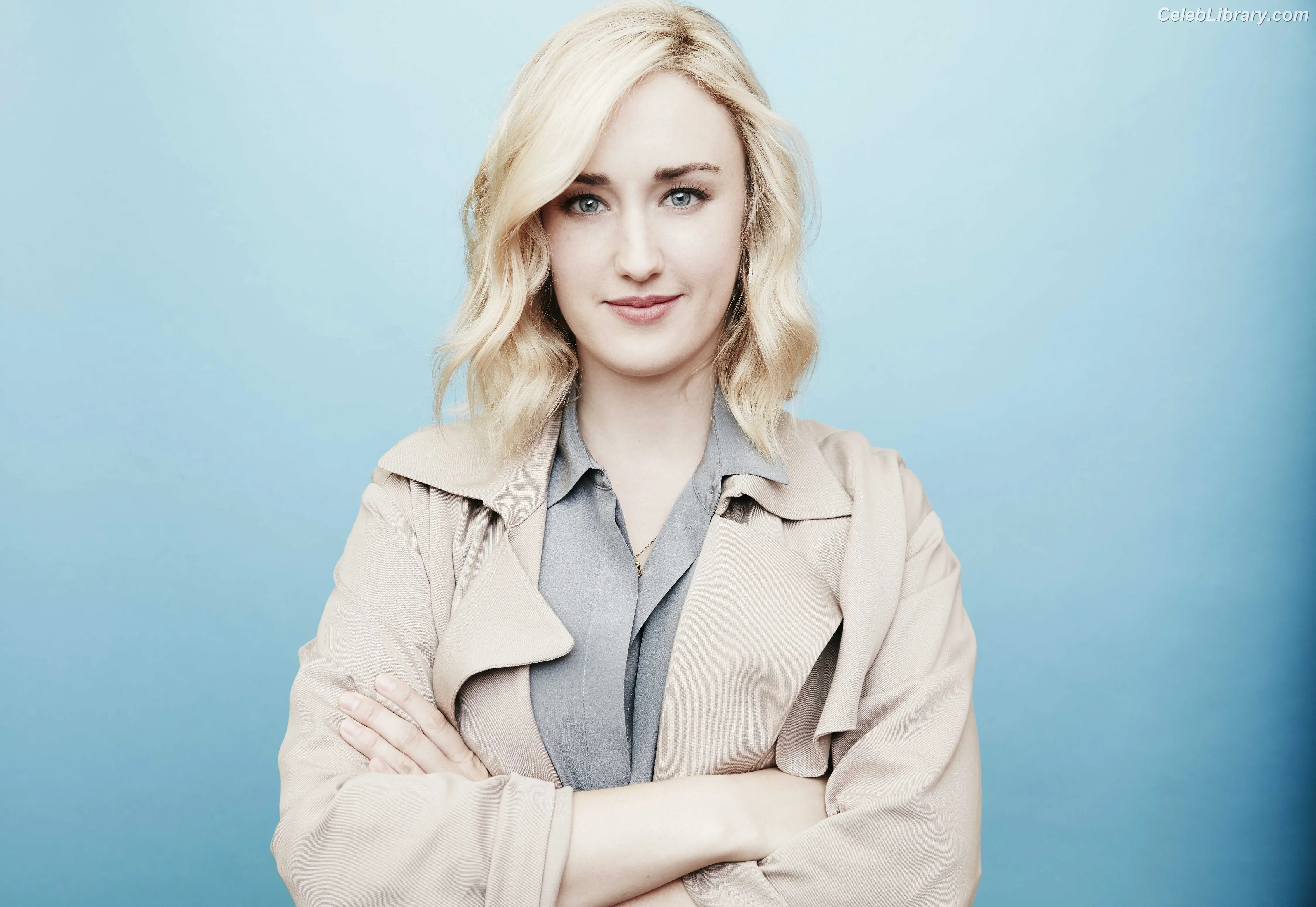 Ashley Johnson photo 6 of 191