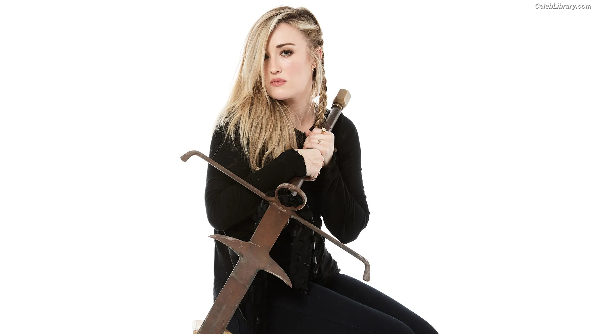 Ashley Johnson photo 24 of 191