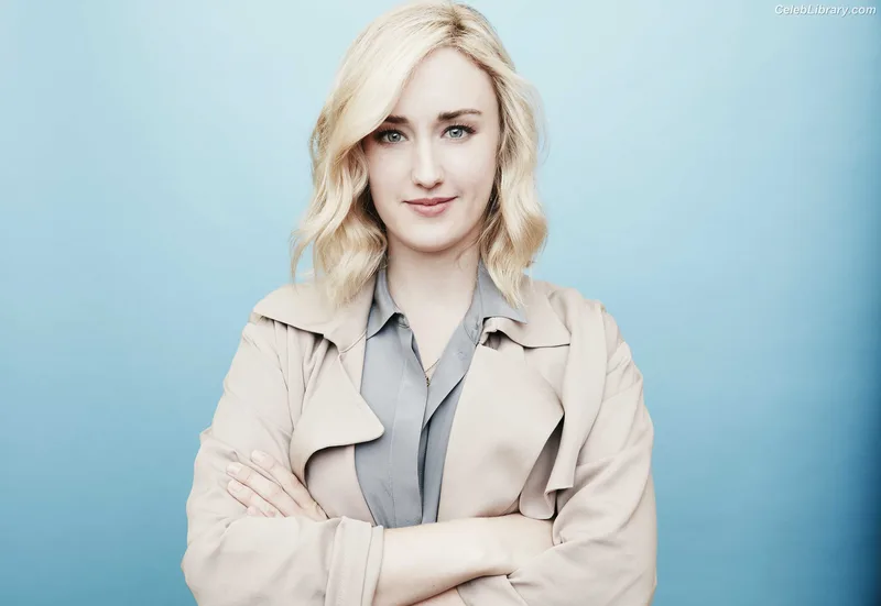 Ashley Johnson photo 6 of 192