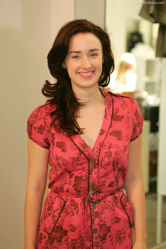 Ashley Johnson photo 24 of 192