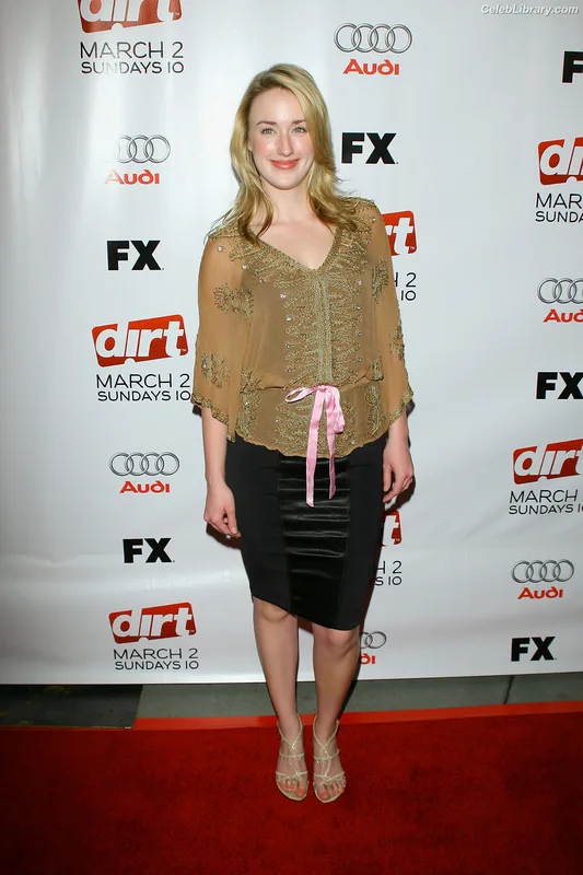 Ashley Johnson photo 6 of 192