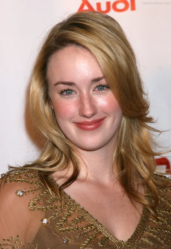Ashley Johnson photo 15 of 192