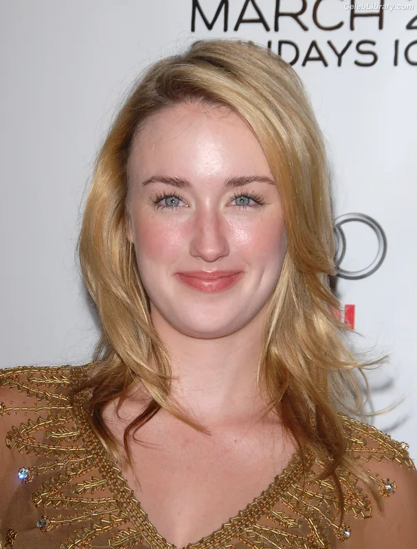 Ashley Johnson photo 19 of 192