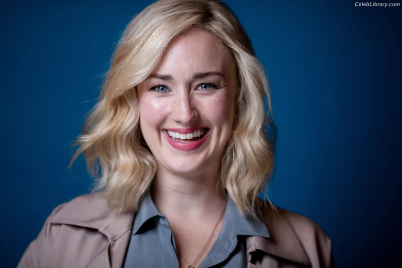 Ashley Johnson photo 1 of 192