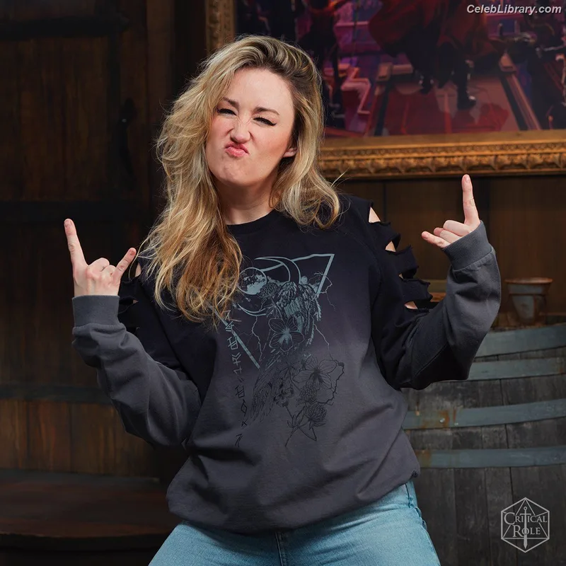 Ashley Johnson photo 9 of 192