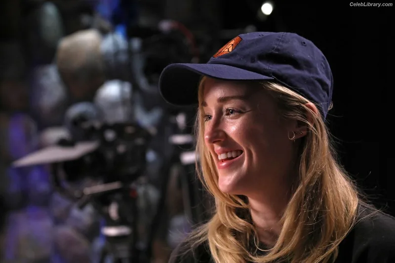 Ashley Johnson photo 14 of 192