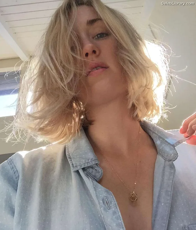Ashley Johnson photo 19 of 192