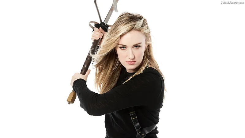 Ashley Johnson photo 23 of 192
