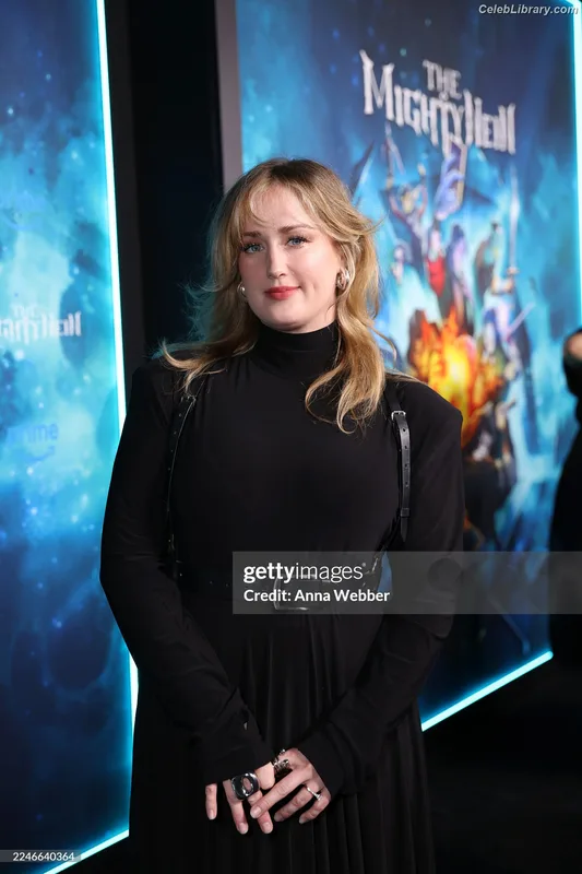 Ashley Johnson photo 18 of 192