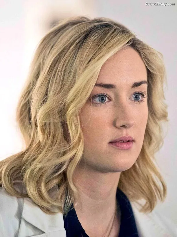 Ashley Johnson photo 3 of 192