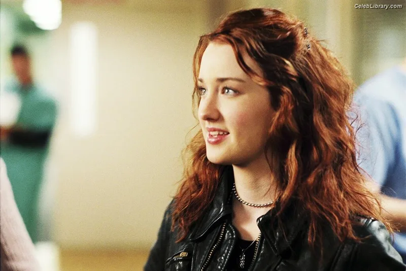 Ashley Johnson photo 20 of 192