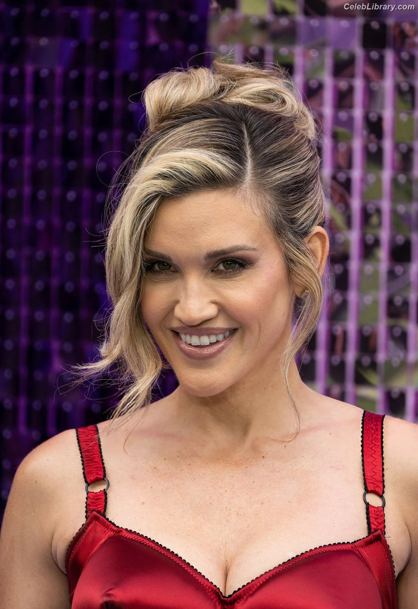 Ashley Roberts photo 21 of 943