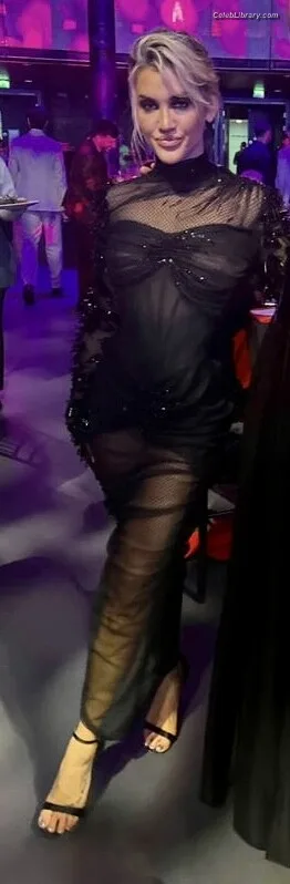 Ashley Roberts photo 24 of 944