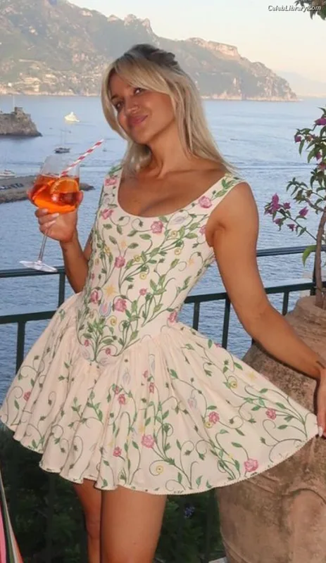 Ashley Roberts photo 23 of 944