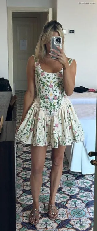 Ashley Roberts photo 24 of 944